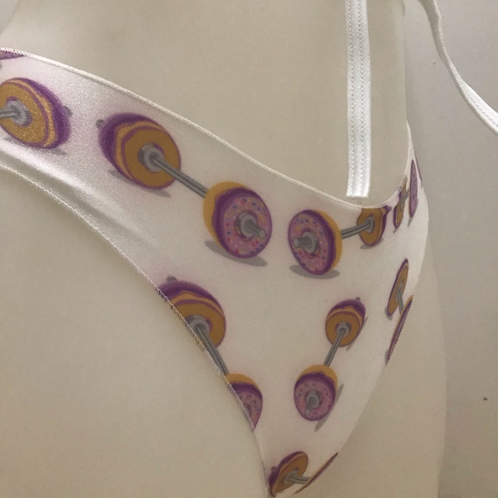 Bikini - Picture 4 of 6
